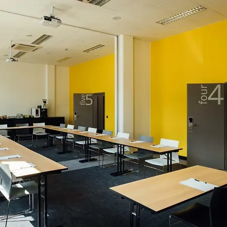 Vienna House Easy By Wyndham Cracow 酒店 3*