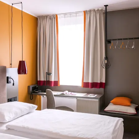 Отель Vienna House Easy By Wyndham Cracow 3*