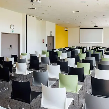 Vienna House Easy By Wyndham Cracow Готель